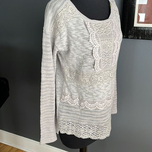 Anthropologie one September gray light burnout twisted neck lace trim sweater XS - Picture 3 of 5